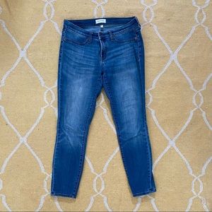 Lila Ryan cropped, skinny low-rise jeans